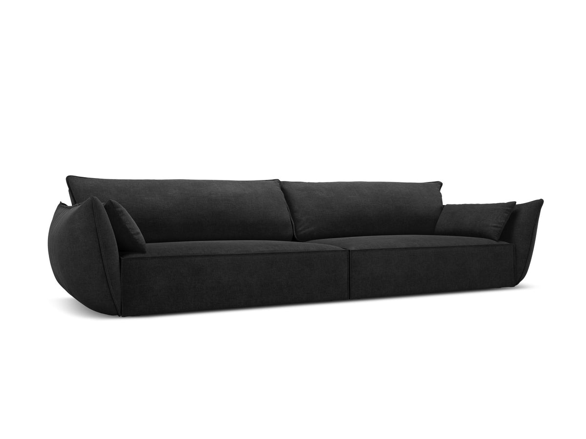 Kaelle Sofa 4 Sitzer in Black-Over The Horizon präsentiert im Onlineshop von KAQTU Design AG. 4er Sofa ist von Micadoni