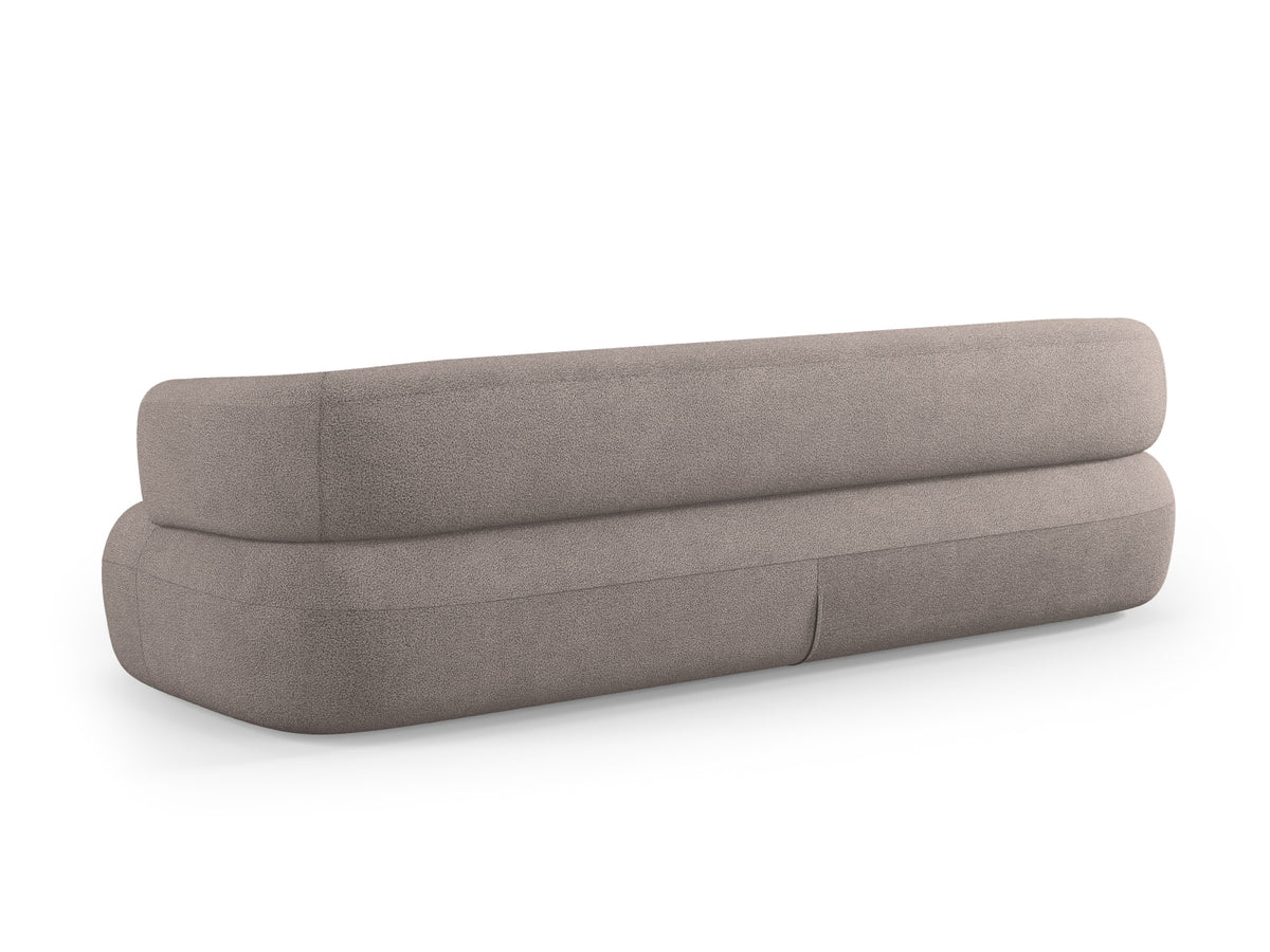 Jenny Boucle Sofa 4 Sitzer in Light Brown-Now or Never präsentiert im Onlineshop von KAQTU Design AG. 3er Sofa ist von Micadoni