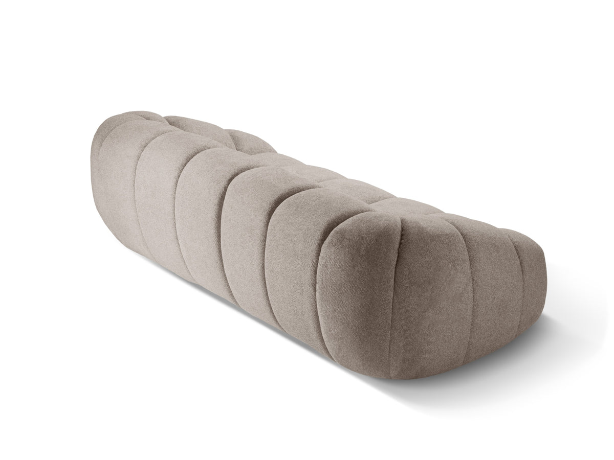Diana Sofa 4 Sitzer in Dark Beige-Bubble präsentiert im Onlineshop von KAQTU Design AG. 4er Sofa ist von Micadoni