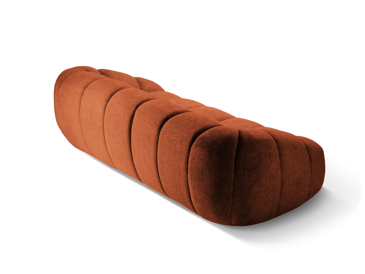 Diana Sofa 4 Sitzer in Terracotta-Bubble präsentiert im Onlineshop von KAQTU Design AG. 4er Sofa ist von Micadoni