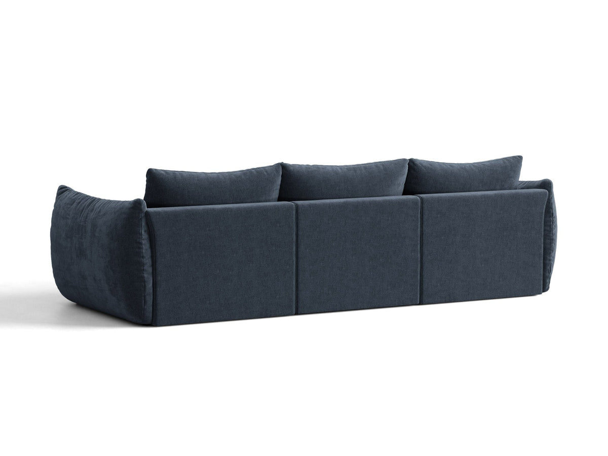 Modulares 4er Sofa Bloom von Micadoni in leichtem Beige, Bezug aus Casino-Velours, schwarze Kunststoffbeine, gepolsterte Rückenkissen.