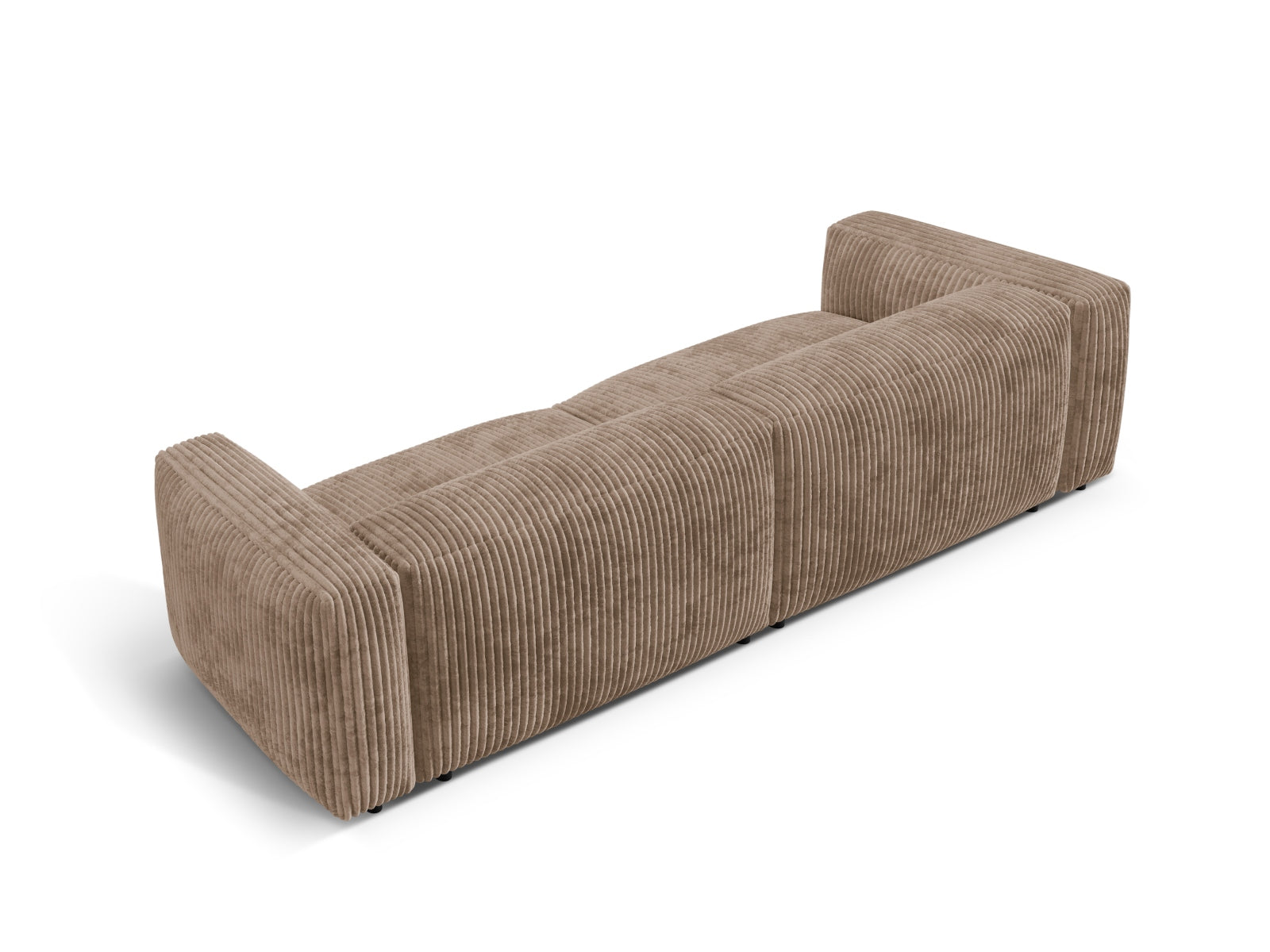 Modernes Martina 4-Sitzer Sofa in warmem Acorn-Tilia, perfekt für gemütliche Wohnzimmer. Flexibles, modulares Design für persönliche Anpassung.