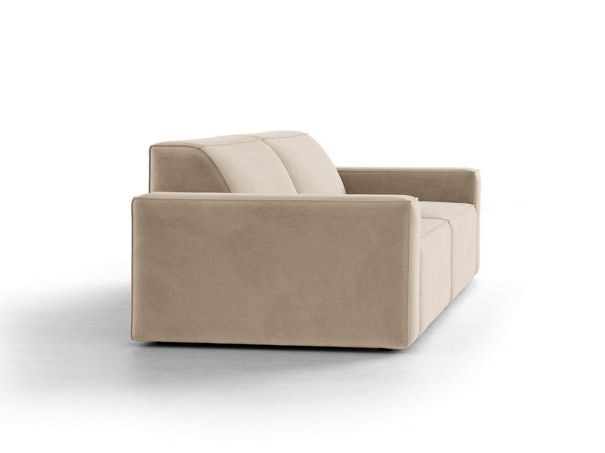 Modulares 4er Sofa Jodie von Micadoni in leichtem Beige mit Venus Samtstoff, schwarzen Kunststoffbeinen und niedriger Rückenlehne.