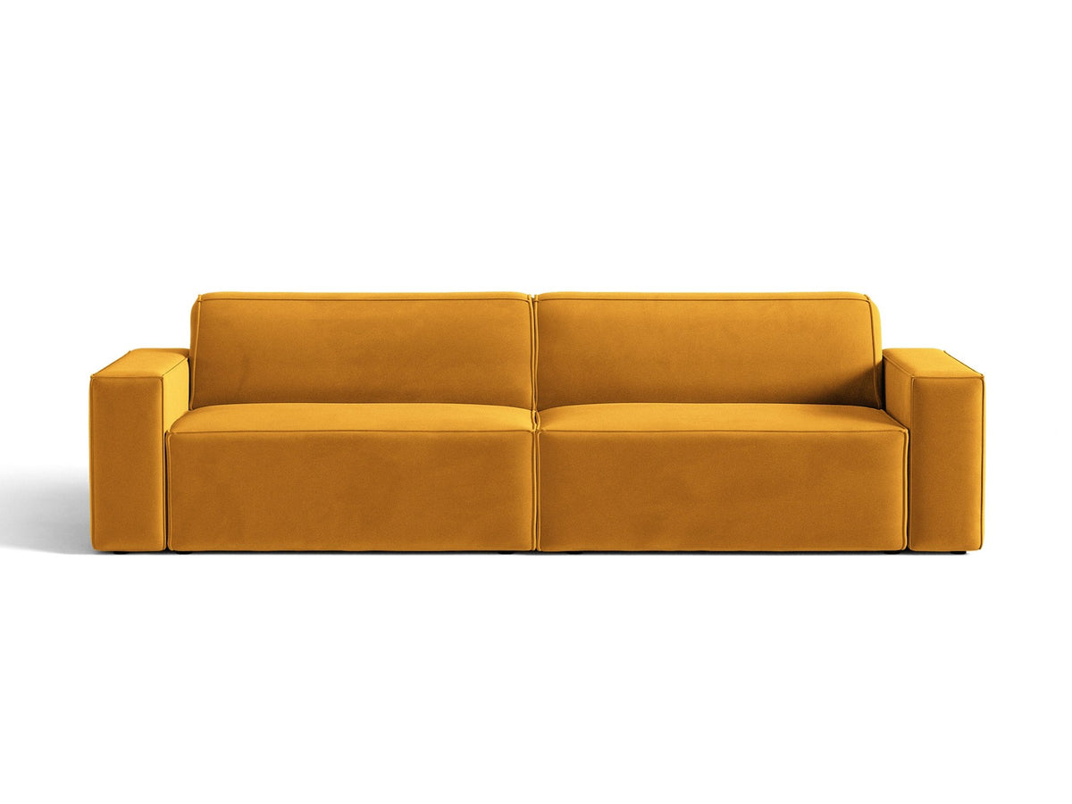Modulares 4er Sofa Jodie von Micadoni in leichtem Beige mit Venus Samtstoff, schwarzen Kunststoffbeinen und niedriger Rückenlehne.