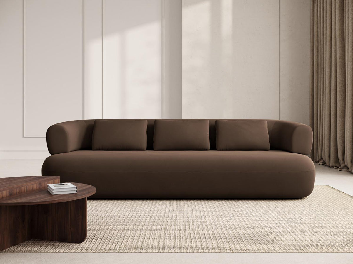 Jenny Velour Sofa 4 Sitzer in Chocolate-Salvador präsentiert im Onlineshop von KAQTU Design AG. 4er Sofa ist von Micadoni
