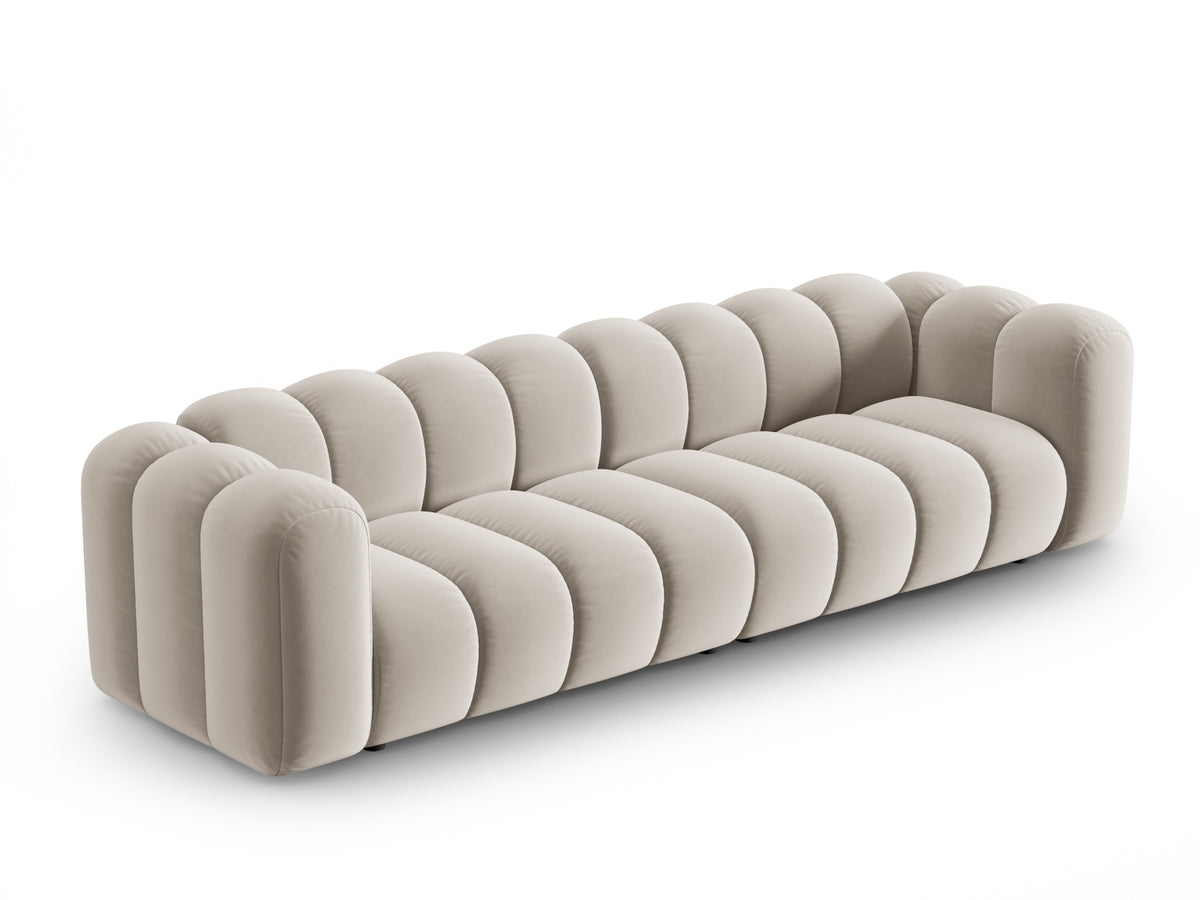 Lupine Velour modulares Sofa 4 Sitzer in Beige-Salvador präsentiert im Onlineshop von KAQTU Design AG. 3er Sofa ist von Micadoni