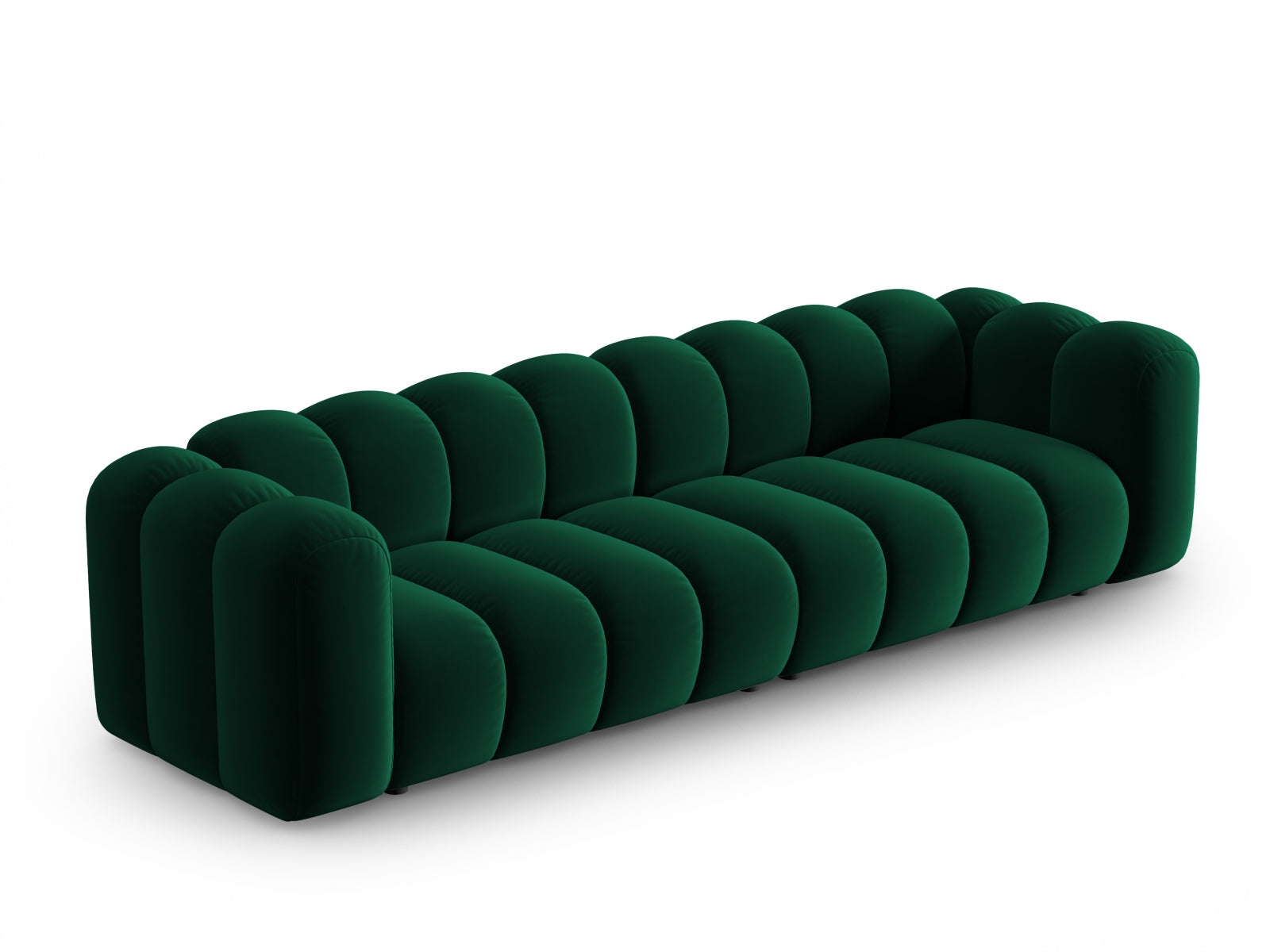 Elegantes Lupine Velour Sofa für 4 Personen in Flaschengrün, ideal für stilvolle Wohnräume, erhältlich bei KAQTU Design AG.