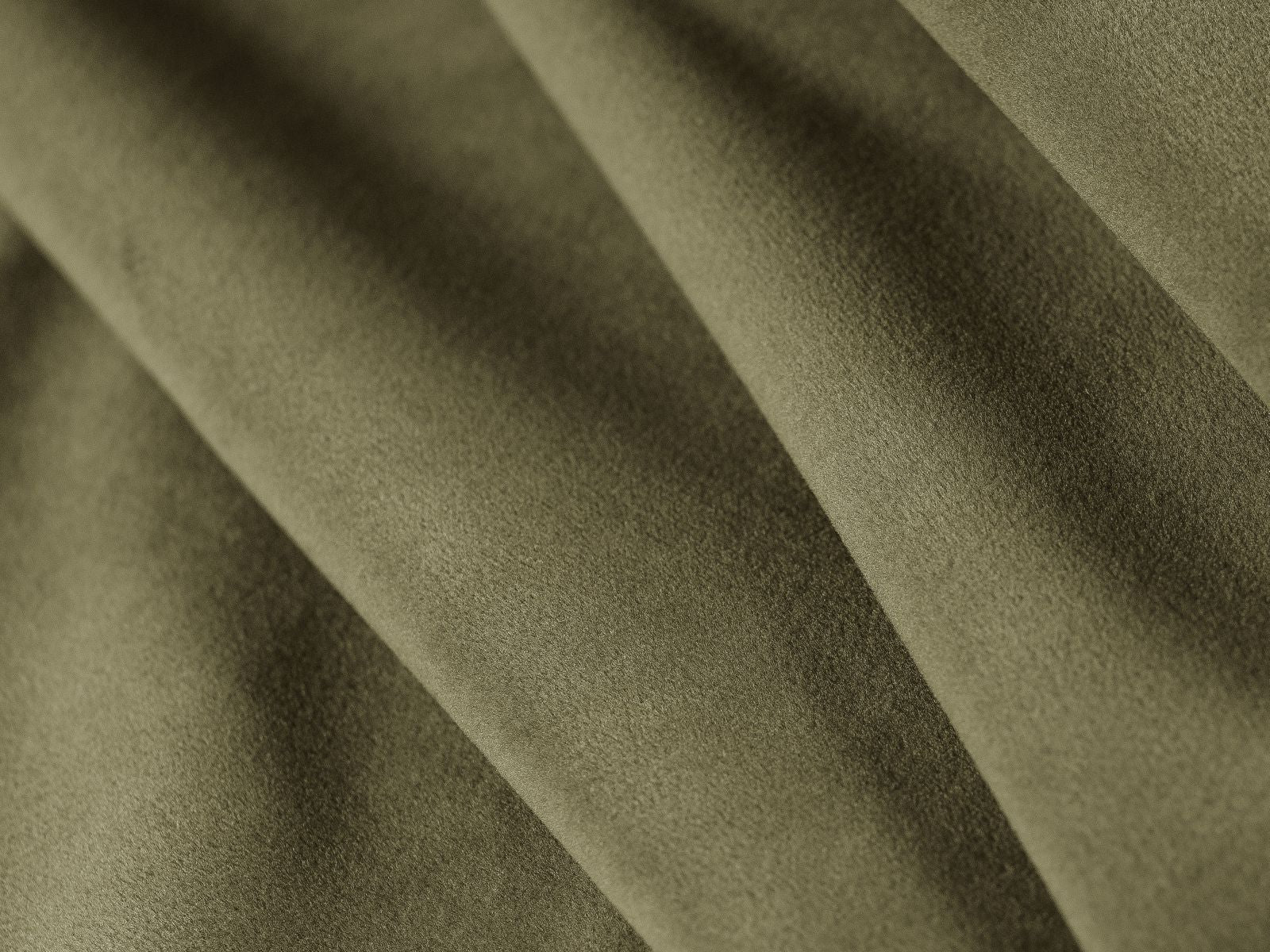 Stylisches 4-Sitzer Sofa Naomi in ansprechendem Grünton, perfekt für entspannte Abende und gesellige Zusammenkünfte im Wohnzimmer.
