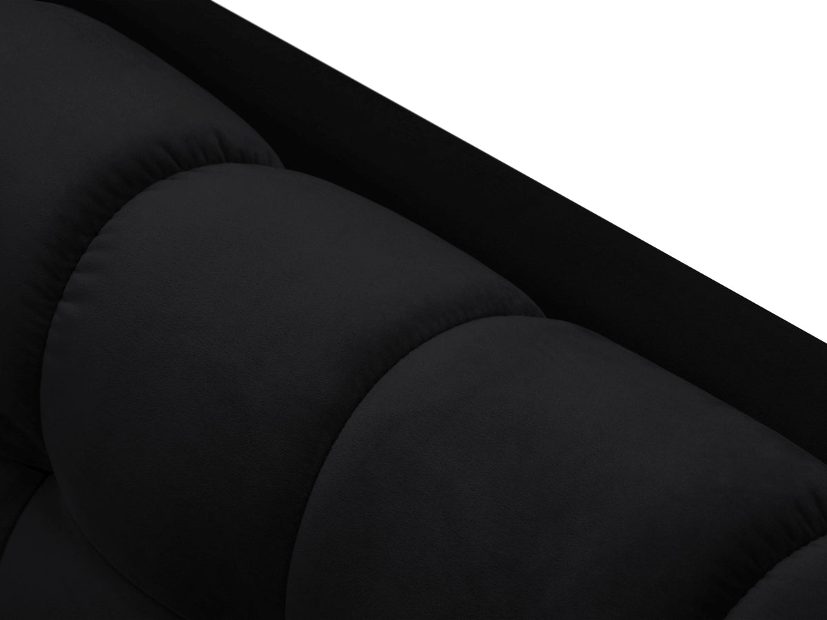 Mamaia Velour Sofa 4 Sitzer in Black/Schwarz-Bluvel präsentiert im Onlineshop von KAQTU Design AG. 4er Sofa ist von Micadoni