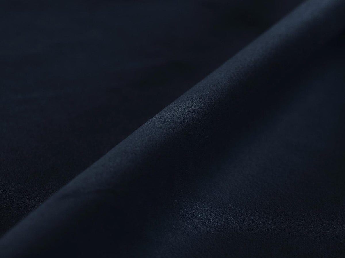 Nuria Velour Sofa 4 Sitzer in Dark Blue-Paris präsentiert im Onlineshop von KAQTU Design AG. 4er Sofa ist von Micadoni