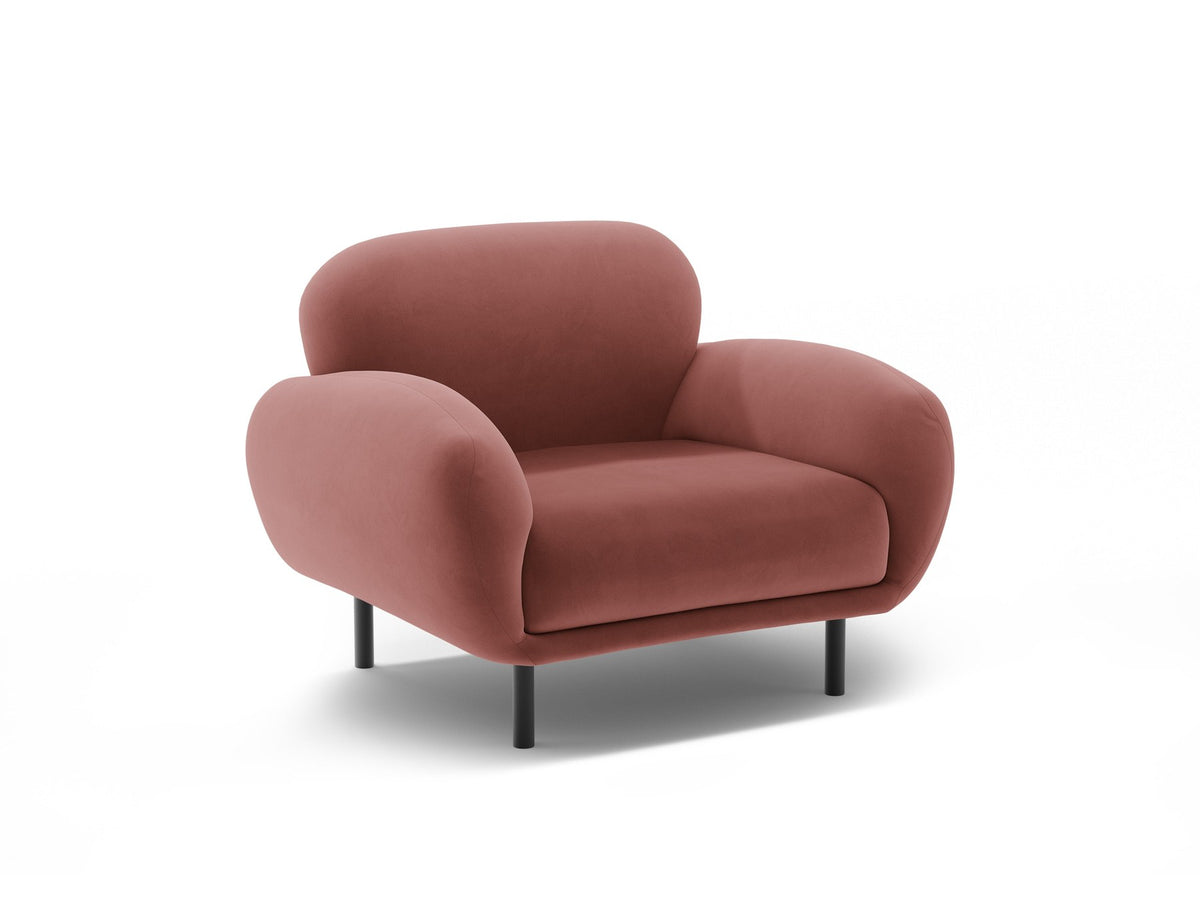 Weisser Poppy Armsessel von Micadoni mit Bouclé-Stoff, abgerundeter Form und schwarzen Metallbeinen, freigestellt fotografiert.