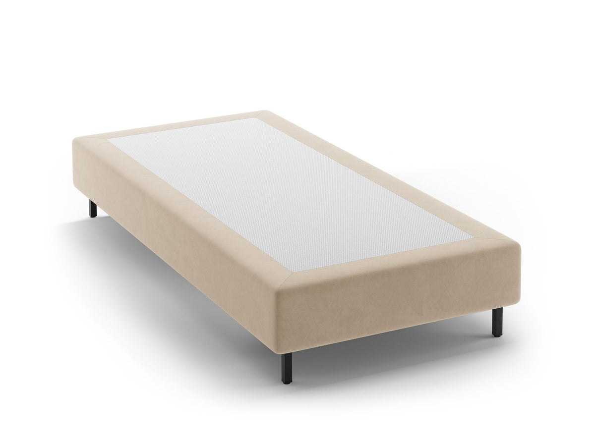 Whale Bettgestell von Micadoni in leichtem Beige mit Chenille-Bezug Eden, schwarzen Metallbeinen und schlichter, rechteckiger Form ohne Kopfteil.