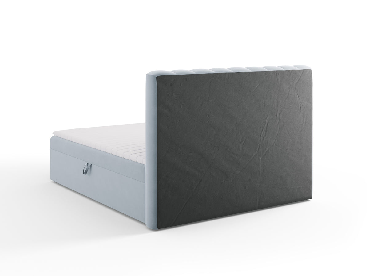 Kelp Boxspringbett Set 180cm: Headboard + Box Springs/Matratze + Matratze Topper in Light Blue-Bluvel präsentiert im Onlineshop von KAQTU Design AG. Bett ist von Micadoni