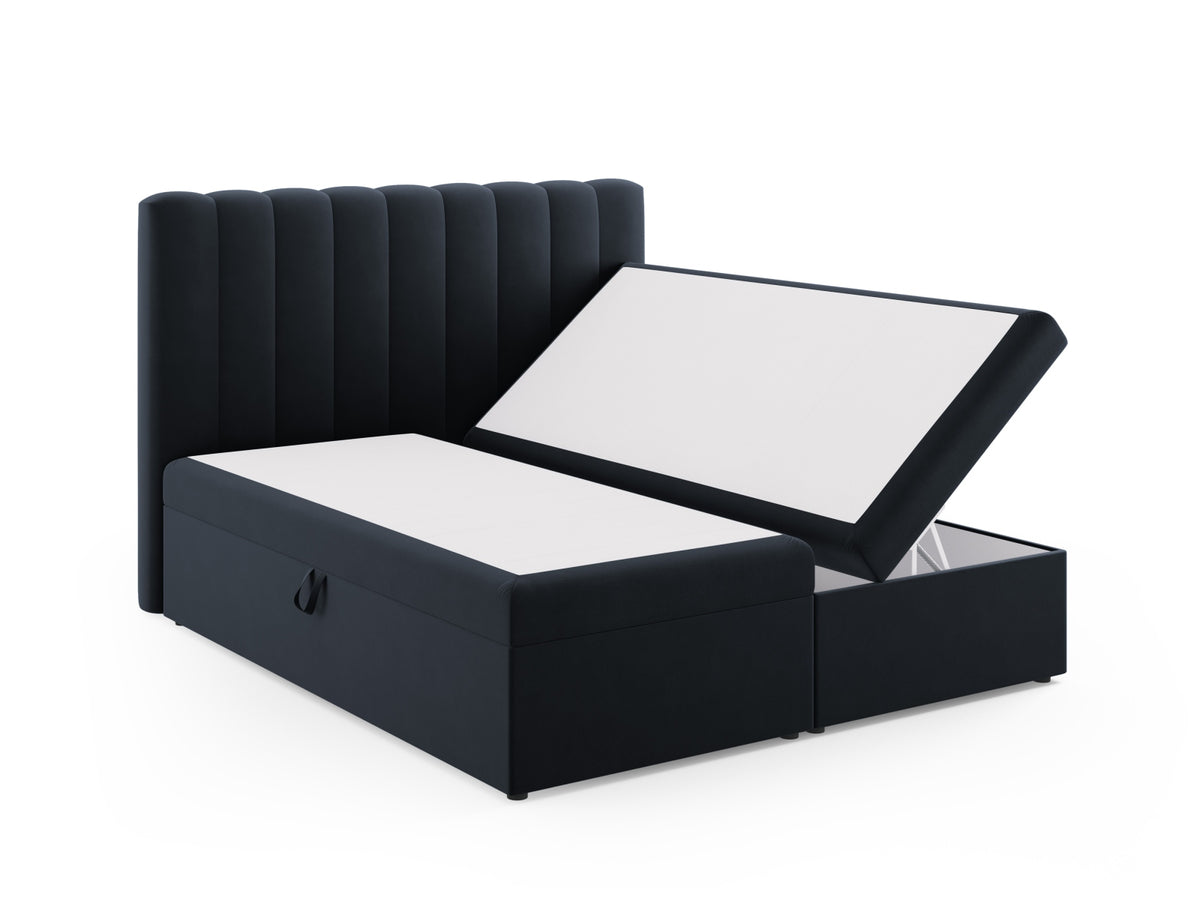 Kelp Boxspringbett Set 180cm: Headboard + Box Springs/Matratze + Matratze Topper in Dark Blue-Bluvel präsentiert im Onlineshop von KAQTU Design AG. Bett ist von Micadoni