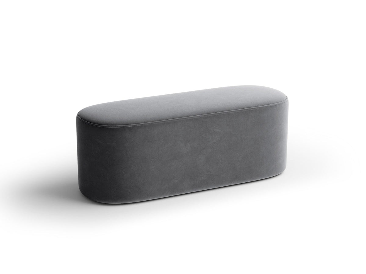 Weisse Sitzbank Dia von Micadoni mit gepolstertem Bouclé-Bezug, schwarzen Kunststoffbeinen und kompaktem, rechteckigem Design.