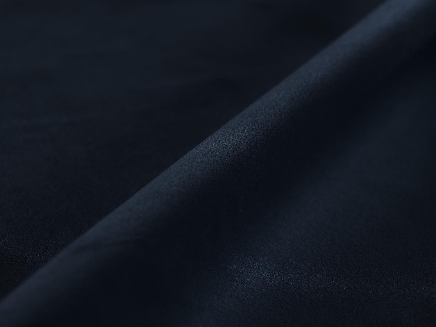 Stilvolles Lupine Velour Bett in edlem Blau, bietet cleveren Stauraum und ein ansprechendes Kopfteil für Ihr Schlafzimmer.