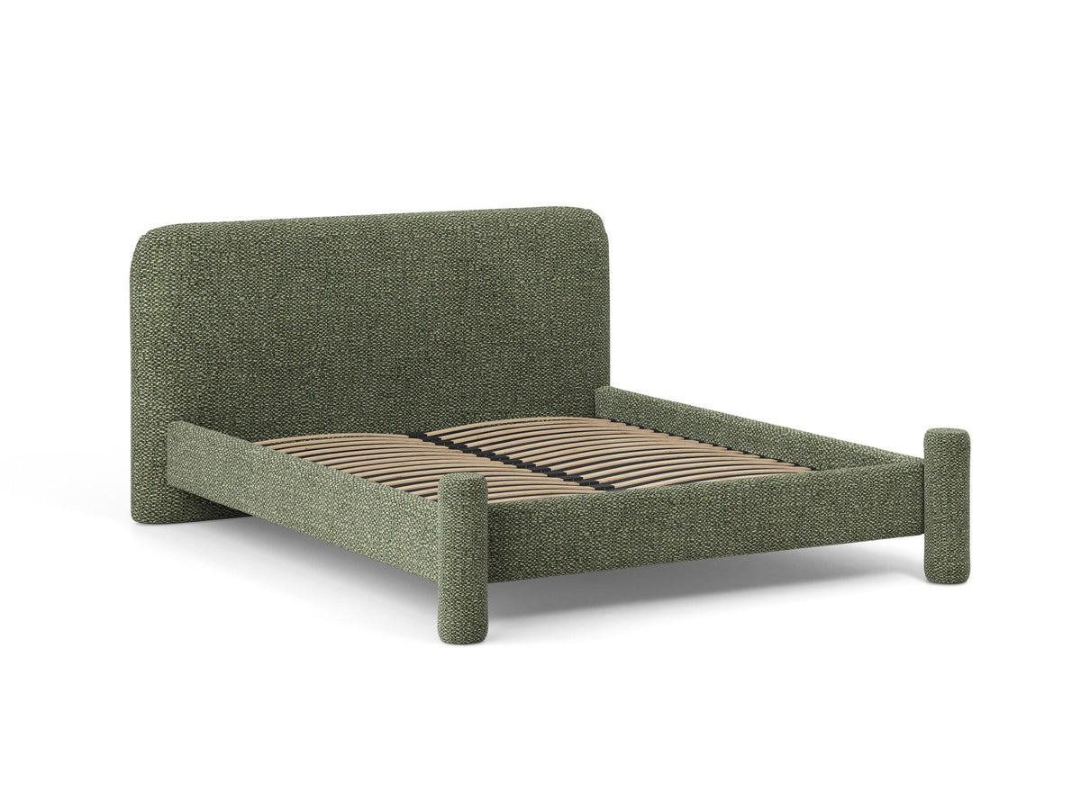 Polstergestell des Vera Betts mit abgerundetem Kopfteil in Chenille-Stoff Perfect Harmony, hellbeige, mit gepolsterten Holzbeinen.