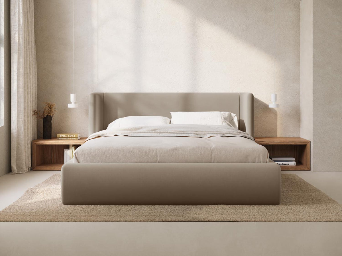 Jolene Bett mit Stauraum und Headboard 160cm in Cappuccino-Bluvel präsentiert im Onlineshop von KAQTU Design AG. Bett ist von Micadoni