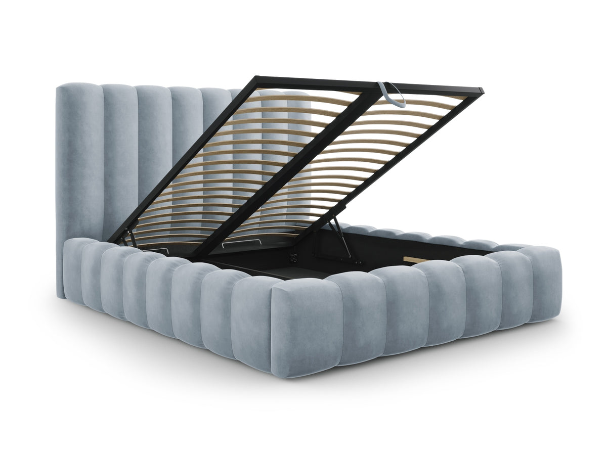 Kelp Bett mit Stauraum und Headboard 160cm in Light Blue-Bluvel präsentiert im Onlineshop von KAQTU Design AG. Bett ist von Micadoni