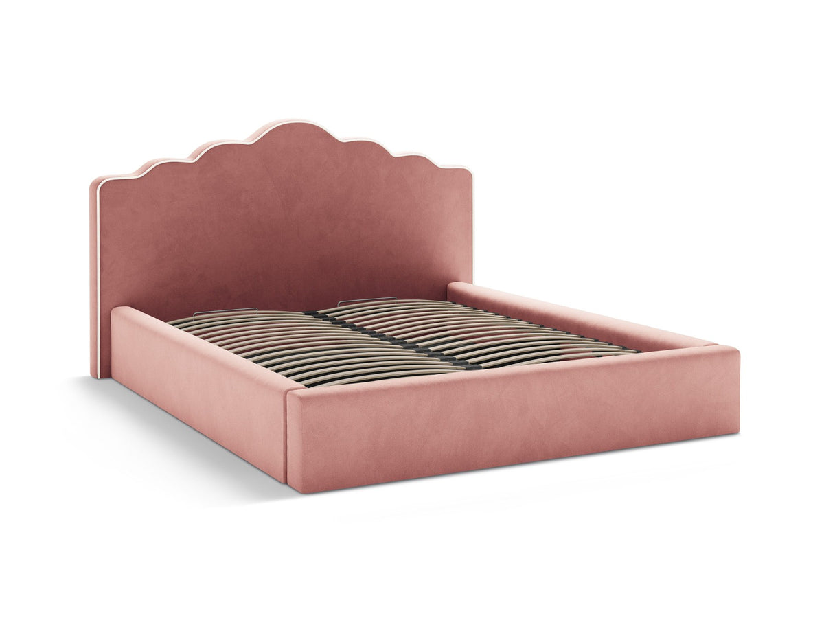 Samtbett Dream in Elfenbein mit gepolstertem Kopfteil, Bettkasten mit Gaslift-Öffnung und niedrigen Beinen aus Polypropylen.