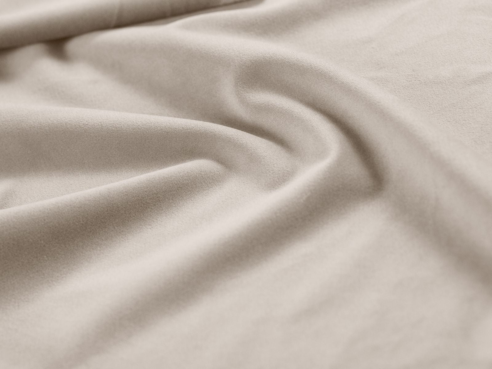 Elegantes Eloise Bett in Ivory-Magic Velvet, 180 cm, mit funktionalem Stauraum und modernem Kopfteil für ein stilvolles Schlafzimmer.