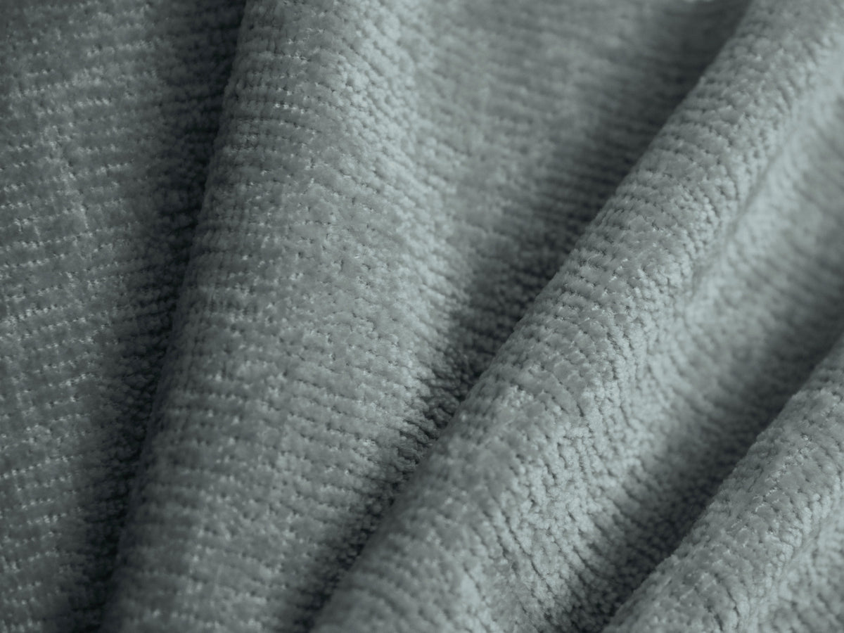 Ovalo Stauraumbett 180x200 cm von Micadoni in Light Grey-Magic Velvet, gepolstertes Kopfteil, Metallrahmen mit Sperrholzlatten, schwarze Kunststoffbeine, Bettkasten frontseitig öffenbar.