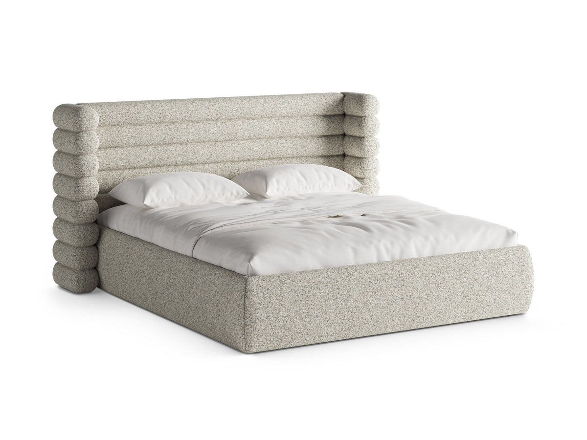 Stauraumbett Mount mit gepolstertem Kopfteil, Rahmen aus massiver Kiefer und MDF, Beine aus schwarzem Polypropylen, Bettkasten mit Gaslift-Mechanik.