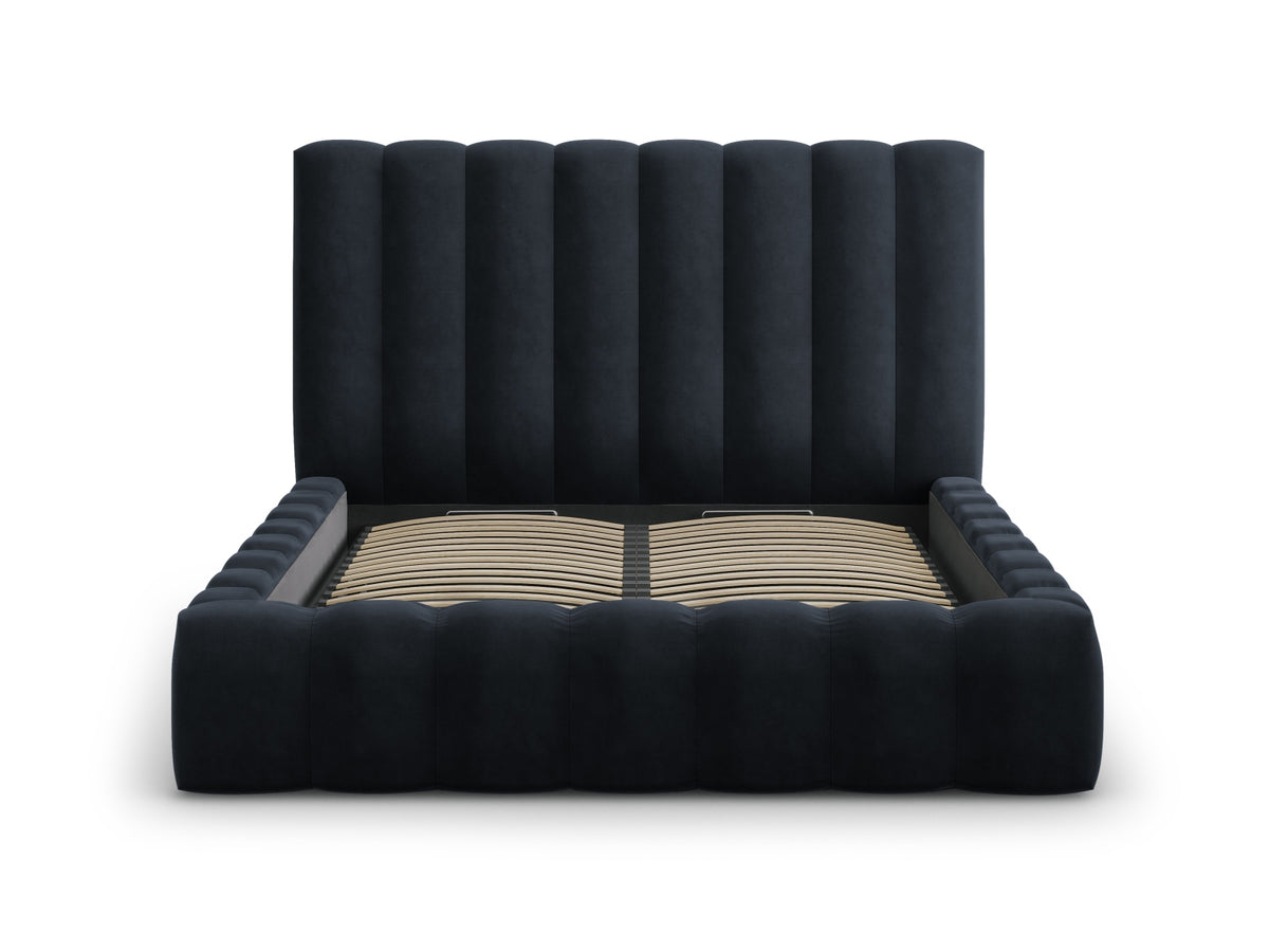 Kelp Bett mit Stauraum und Headboard 180cm in Dark Blue-Bluvel präsentiert im Onlineshop von KAQTU Design AG. Bett ist von Micadoni
