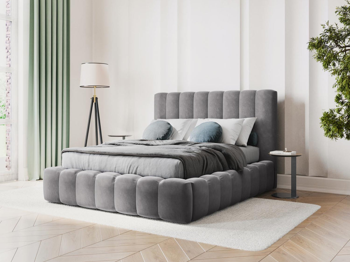 Kelp Bett mit Stauraum und Headboard 180cm in Grey-Bluvel präsentiert im Onlineshop von KAQTU Design AG. Bett ist von Micadoni