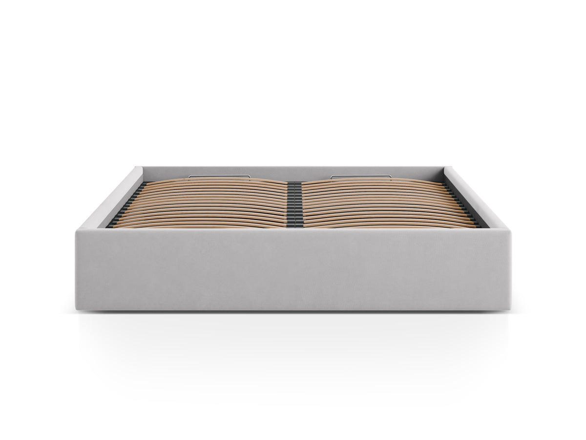Susan Bett mit Stauraum 180cm in Silver-Bluvel präsentiert im Onlineshop von KAQTU Design AG. Bett ist von Micadoni
