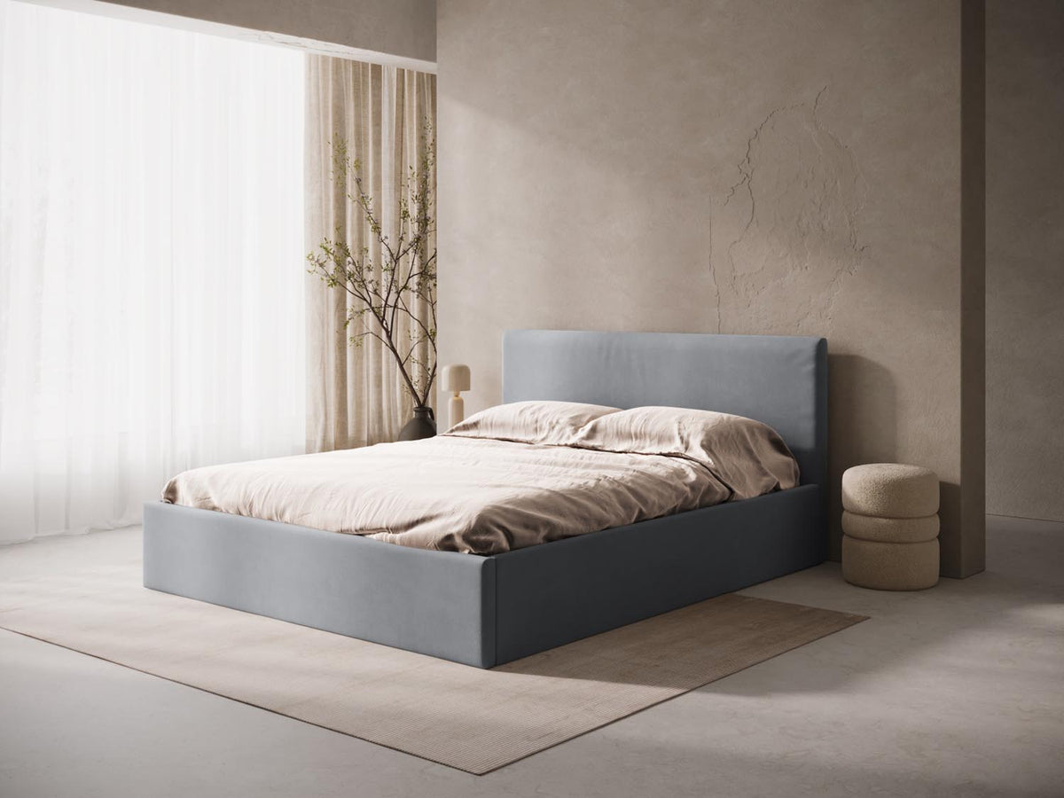 Susan Bett mit Stauraum 180cm in Grey-Bluvel präsentiert im Onlineshop von KAQTU Design AG. Bett ist von Micadoni