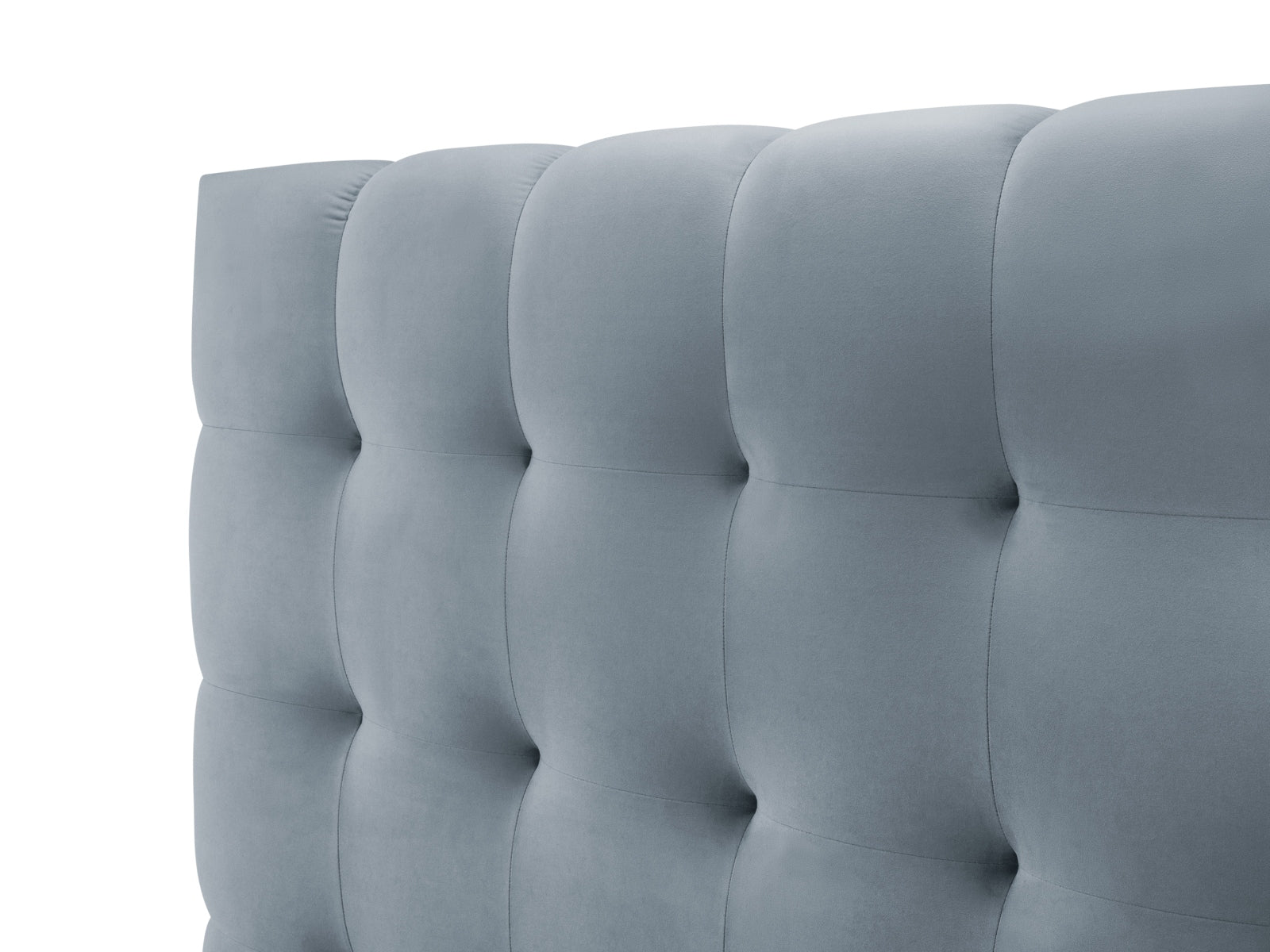 Elegantes Mamaia Velour Bett in sanftem Hellblau, bietet großzügigen Stauraum und ein modernes, doppeltes Kopfteil für stilvollen Schlafkomfort.