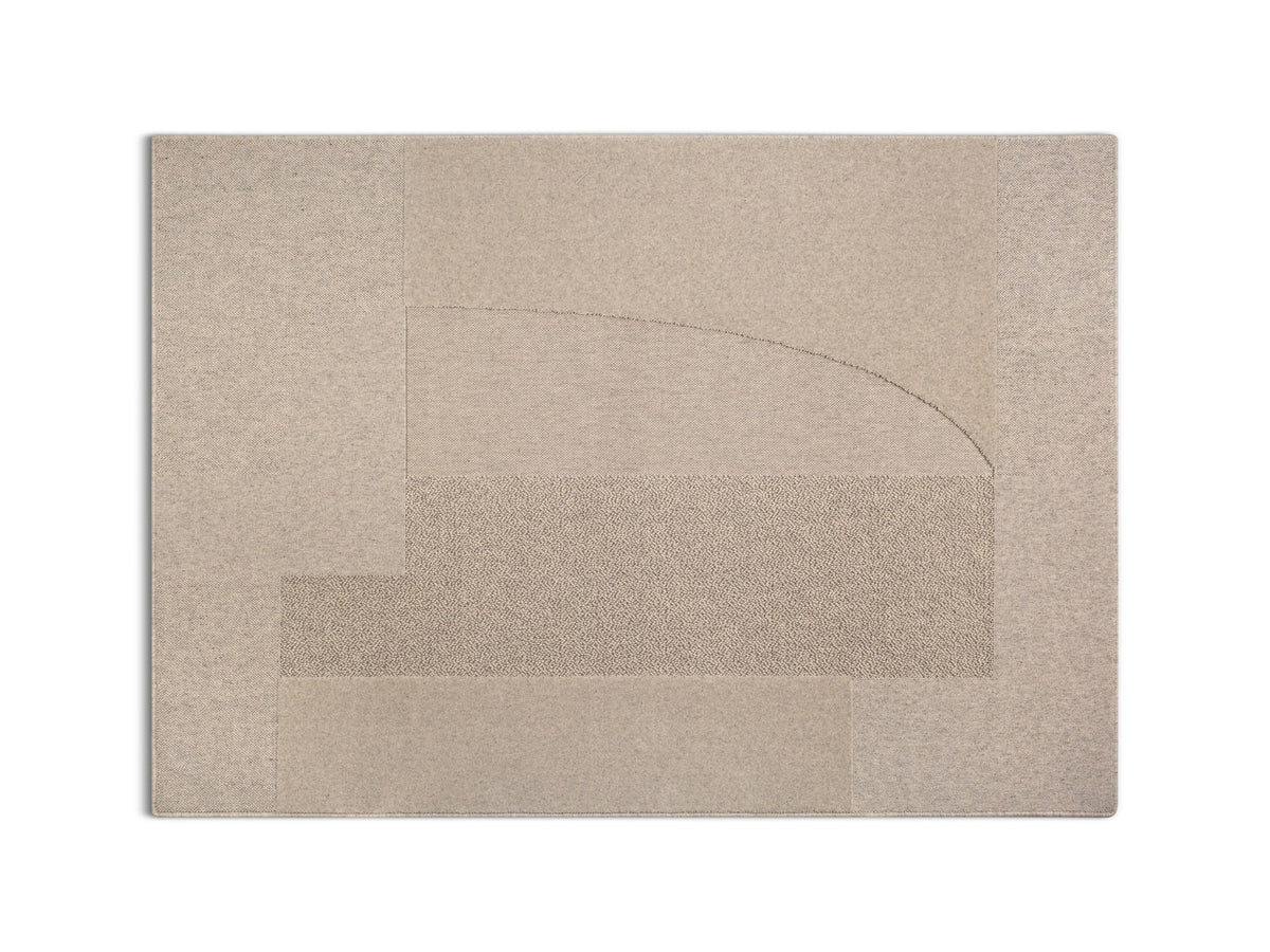 Hellgrauer Constructo Teppich von Micadoni aus englischer Wolle, rechteckige Form, dichter Flor, liegend auf dem Boden fotografiert