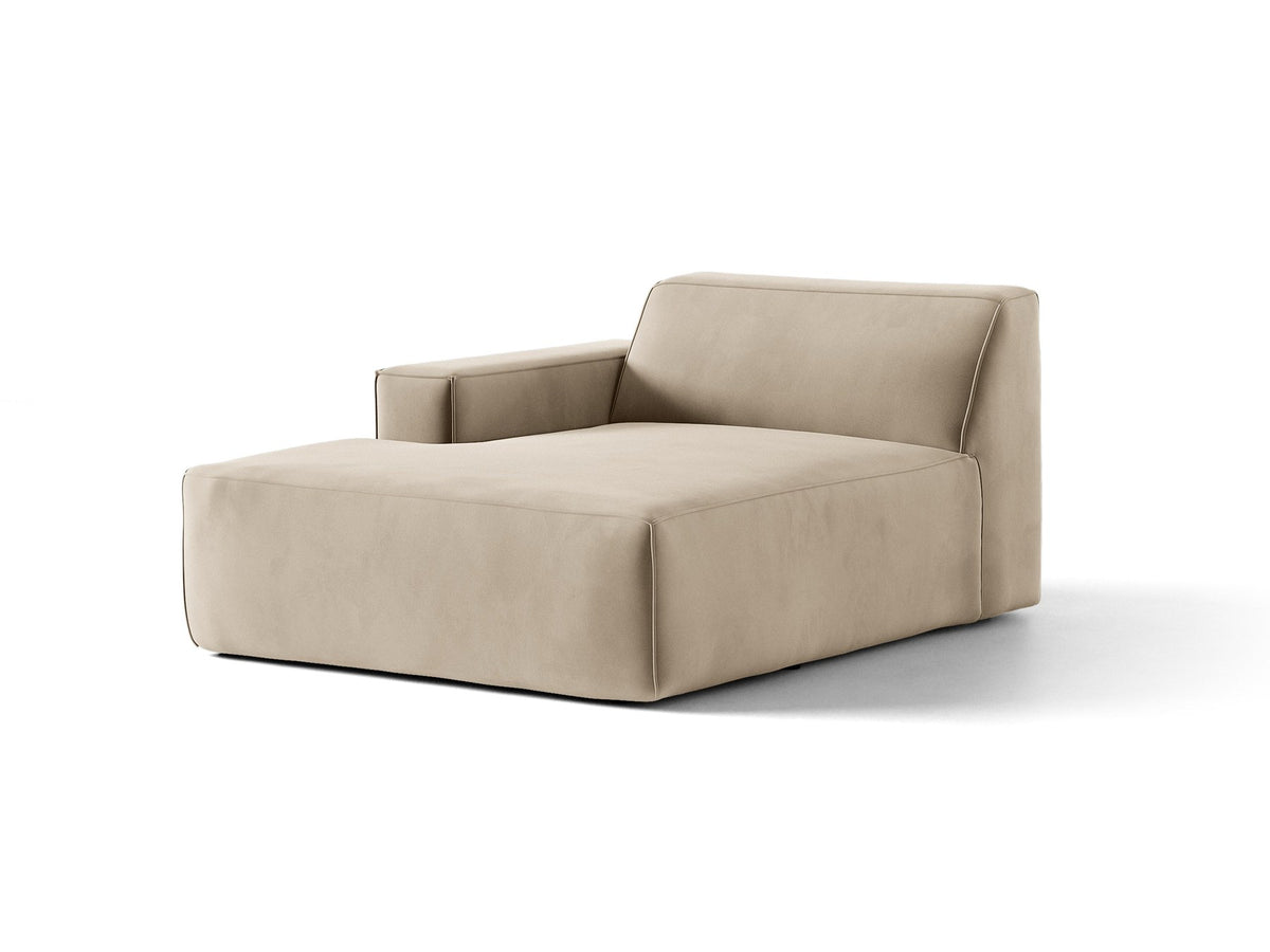Jodie Chaiselongue von Micadoni in leichtem Beige, Venus-Samtstoff-Bezug, schwarze Kunststoffbeine, modulares Sofa-Element mit linker Ausrichtung.
