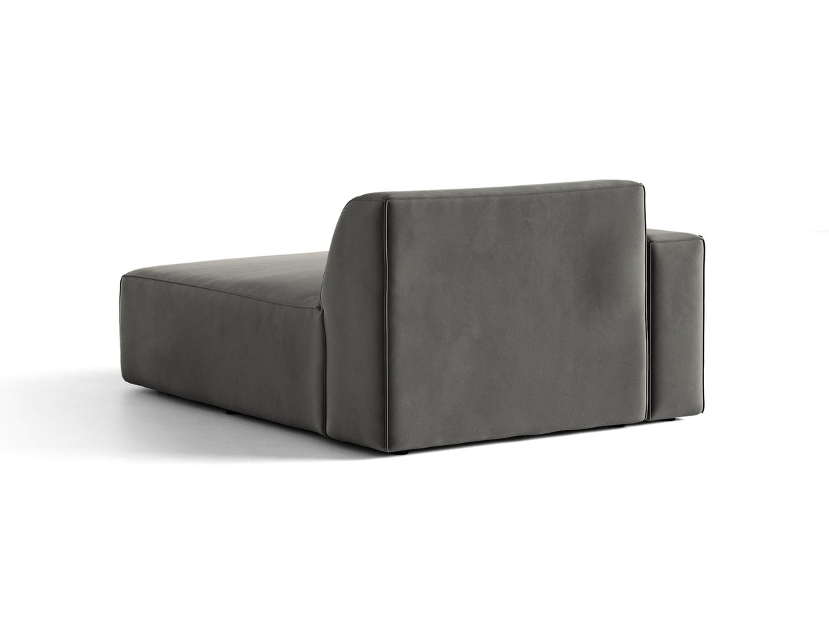 Jodie Chaiselongue von Micadoni in leichtem Beige, Venus-Samtstoff-Bezug, schwarze Kunststoffbeine, modulares Sofa-Element mit linker Ausrichtung.