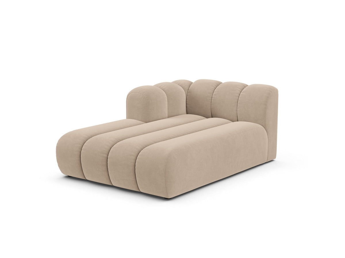 Chaiselongue-Modul Lupine von Micadoni in leichtem Beige, Venus-Samtstoff, schwarze Kunststoffbeine, Ausrichtung links, Teil eines Modularsofas.
