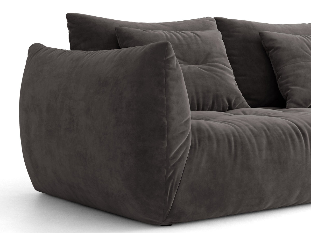 Modulares Sofa Bloom Chaiselongue von Micadoni in leichtem Beige mit Casino-Velours-Bezug, schwarzen Kunststoffbeinen und rechter Ausrichtung.
