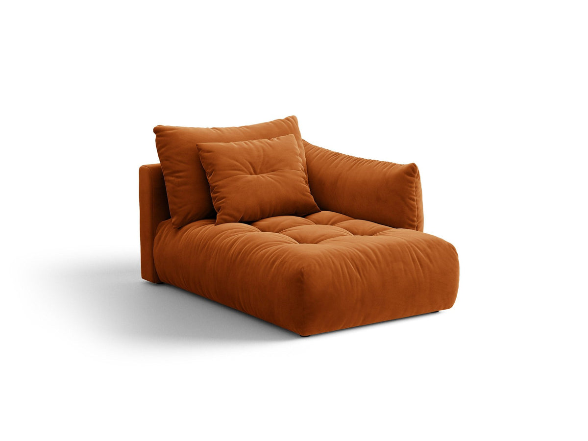 Modulares Sofa Bloom Chaiselongue von Micadoni in leichtem Beige mit Casino-Velours-Bezug, schwarzen Kunststoffbeinen und rechter Ausrichtung.