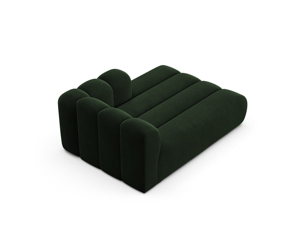 Lupine Chaiselongue von Micadoni, modulares Sofa in leichtem Beige mit Samtstoff, schwarze Kunststoffbeinen, rechte Ausrichtung.