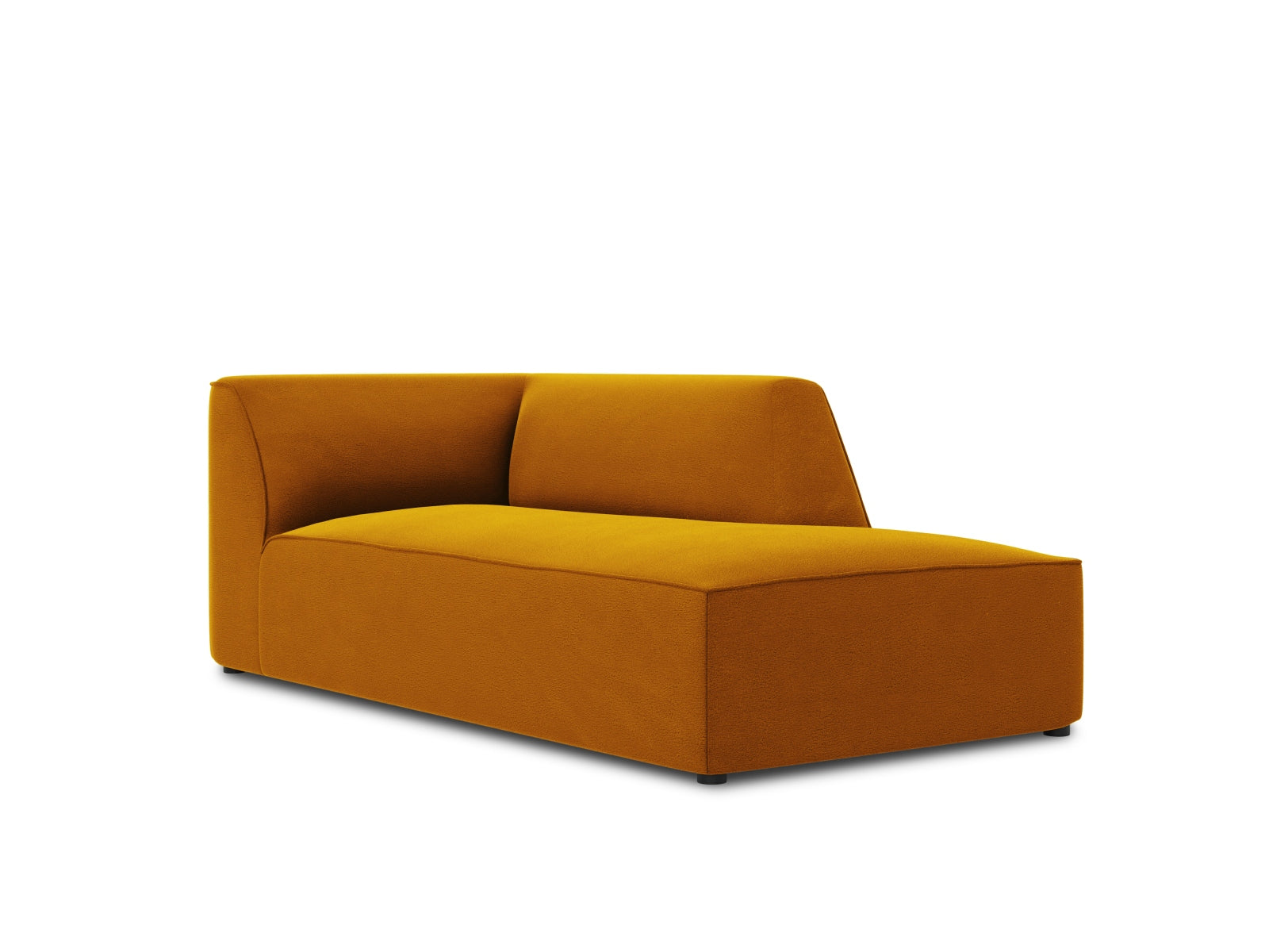 Elegantes rotes Chaise Lounge Sofa aus Ruby Velour von Micadoni, ideal für stilvolle Wohnzimmer und gemütliche Entspannung.