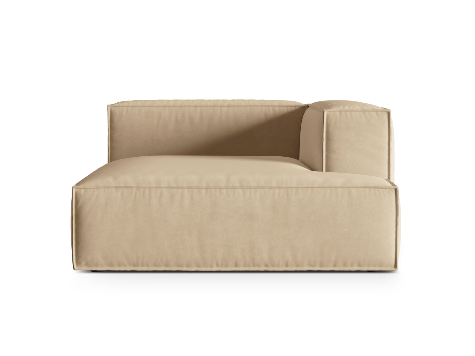 Elegante Nuria Velour Chaise Longue in sanftem Nude, idealer 1-Sitzer für stilvolle und komfortable Wohnräume von Micadoni.