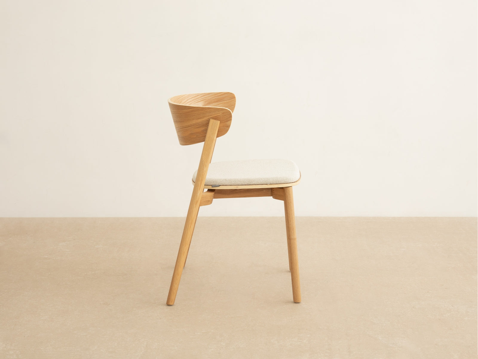 Mares Esszimmerstuhl gepolstert 2er Set in präsentiert im Onlineshop von KAQTU Design AG. Stuhl ist von Micadoni