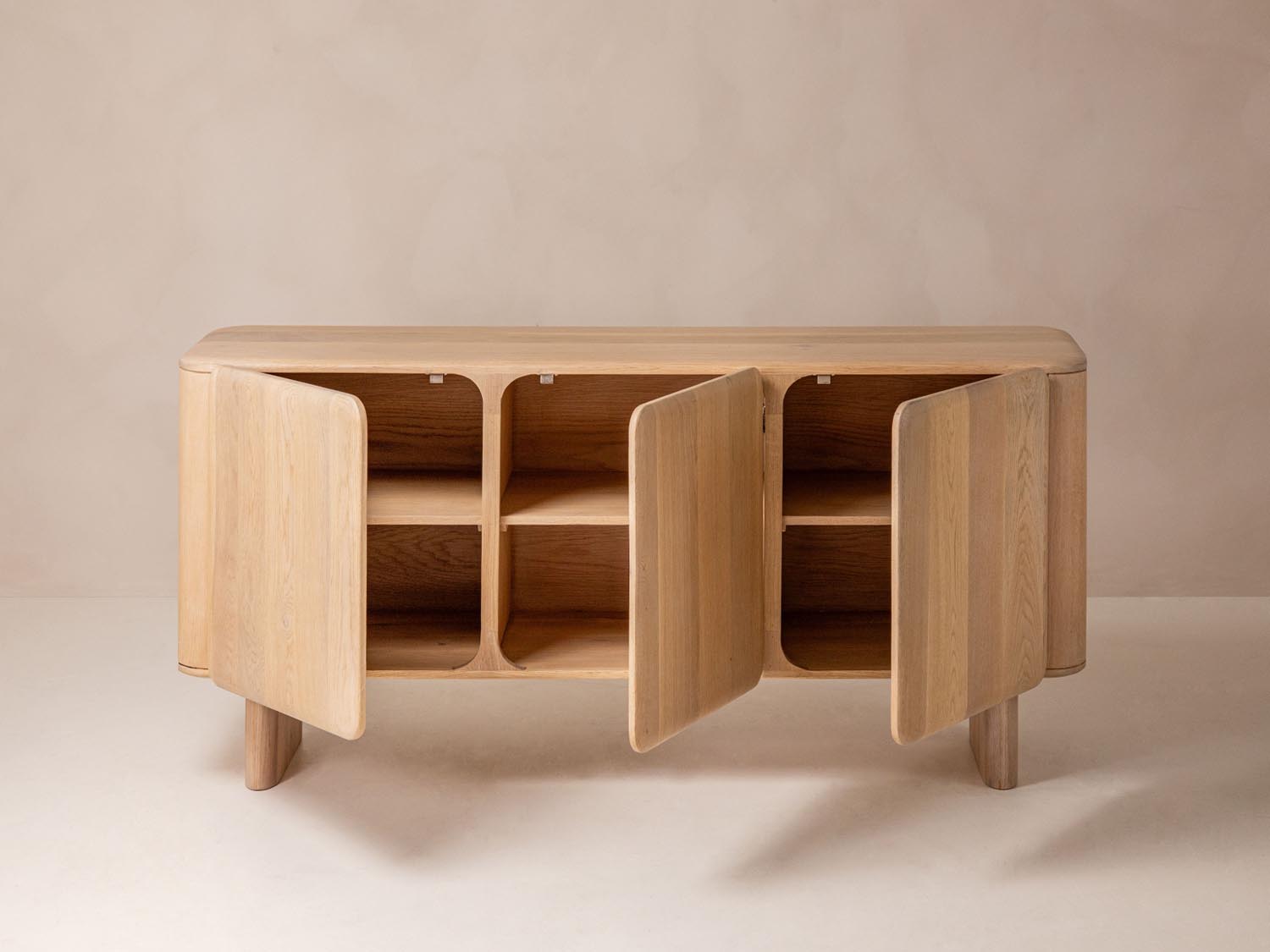 Sideboard Aggie, 160x45x75 in präsentiert im Onlineshop von KAQTU Design AG. Sideobard ist von Micadoni