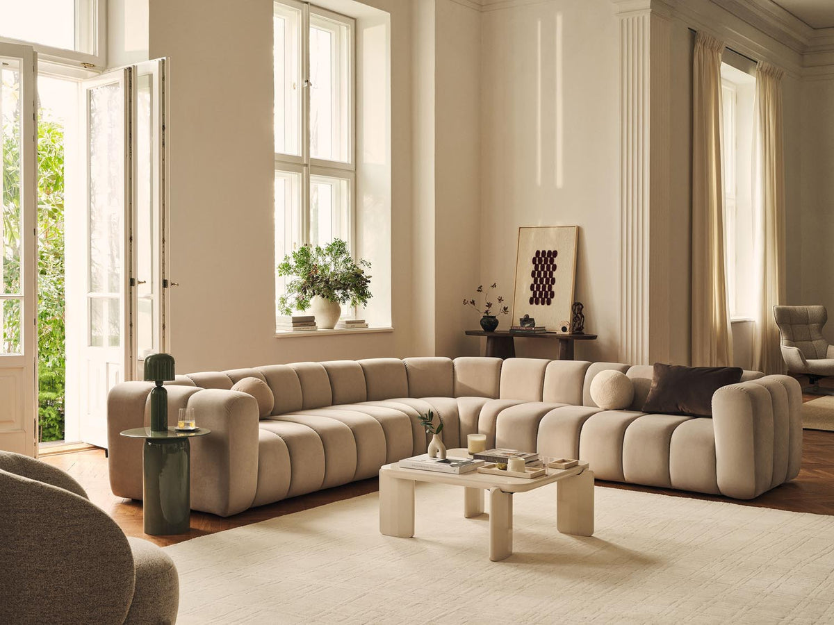Lupine Modulares Symmetrical Sofa Velour 6 Sitzer in Terracotta-Salvador präsentiert im Onlineshop von KAQTU Design AG. Ecksofa ist von Micadoni