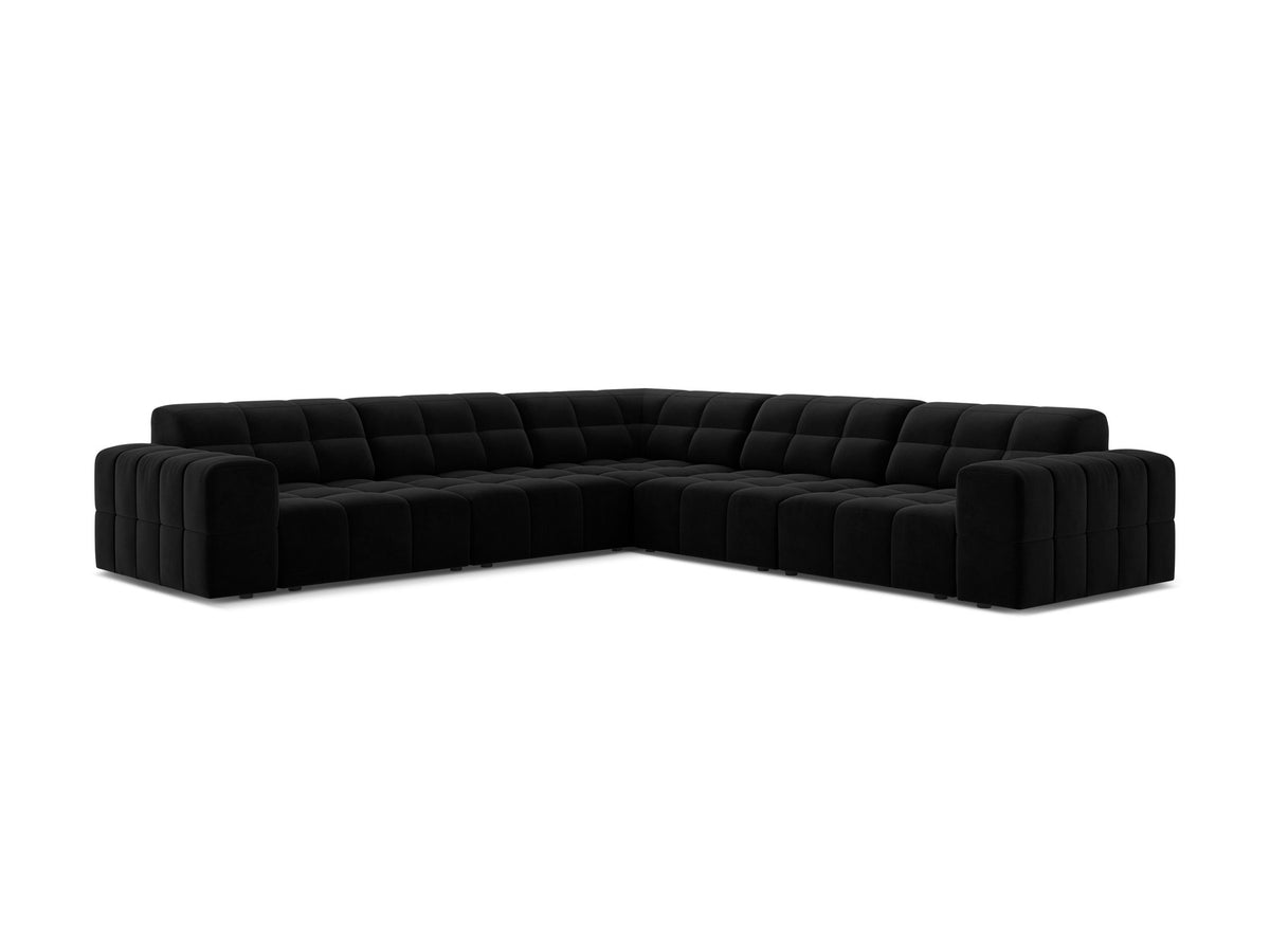 Symmetrisches Ecksofa Jennifer von Micadoni in beige mit Chenille-Bezug, schwarzen Kunststoffbeinen und breiter Sitzfläche.