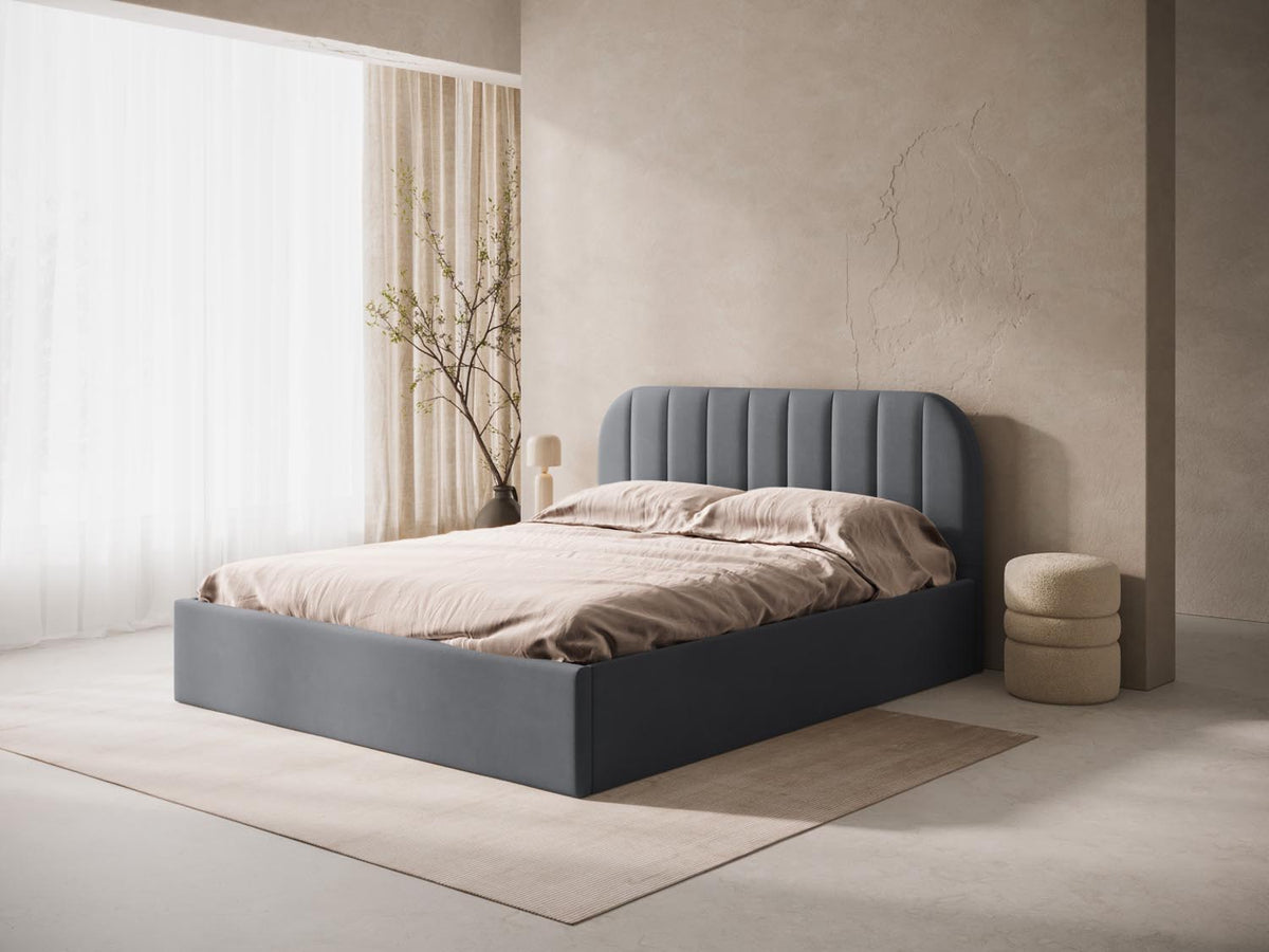 Billy Velour Headboard in Grey-Bluvel präsentiert im Onlineshop von KAQTU Design AG. Kopfteile ist von Micadoni