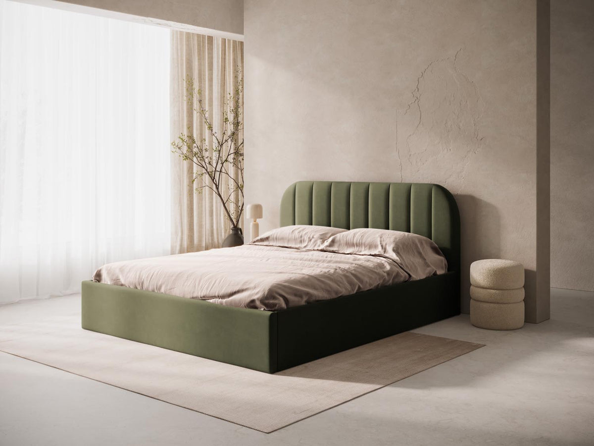 Billy Velour Headboard in Green-Bluvel präsentiert im Onlineshop von KAQTU Design AG. Kopfteile ist von Micadoni