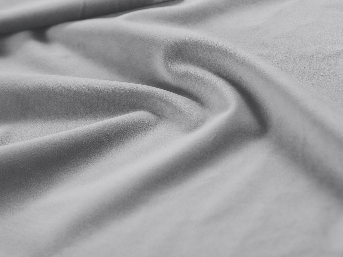 Billy Velour Headboard in Silver-Bluvel präsentiert im Onlineshop von KAQTU Design AG. Kopfteile ist von Micadoni