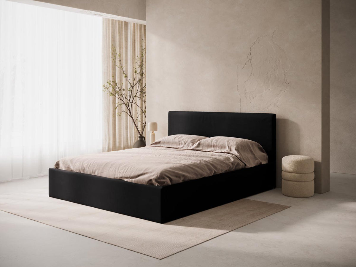Remo Velour Headboard in Black-Bluvel präsentiert im Onlineshop von KAQTU Design AG. Kopfteile ist von Micadoni