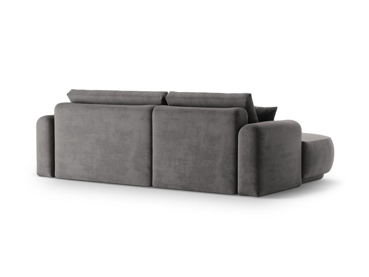 Ecksofa Ella von Micadoni in Leichtes Beige mit Veloursstoff-Bezug, schwarzen Kunststoffbeinen und ausklappbarer Liegefläche links, Retro-Form.